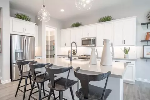 Kitchen - 3836 S Gladiolus Cir, Mesa, AZ 85212 photo 3 of 8
