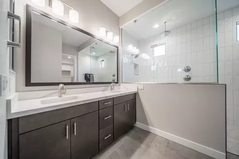 Bath - 3836 S Gladiolus Cir, Mesa, AZ 85212 photo 5 of 10