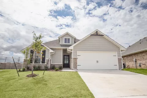 Exterior - 2800 Heather Hvn, Moore, OK 73160 photo 2 of 52