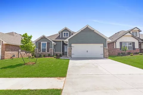 Exterior - 2800 Heather Hvn, Moore, OK 73160 photo 11 of 52