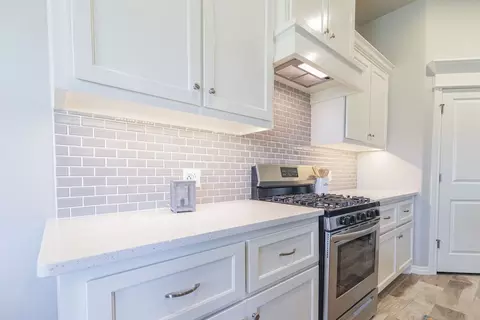 Kitchen - 2800 Heather Hvn, Moore, OK 73160 photo 8 of 18