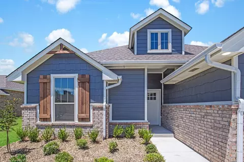 Exterior - 2800 Heather Hvn, Moore, OK 73160 photo 10 of 52