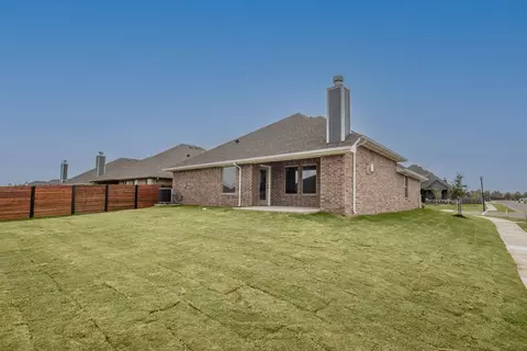 Exterior - 2800 Heather Hvn, Moore, OK 73160 photo 44 of 52