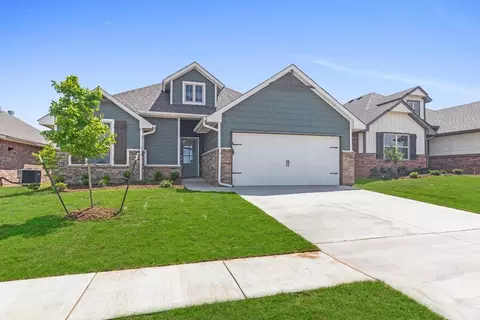 Exterior - 2800 Heather Hvn, Moore, OK 73160 photo 12 of 52