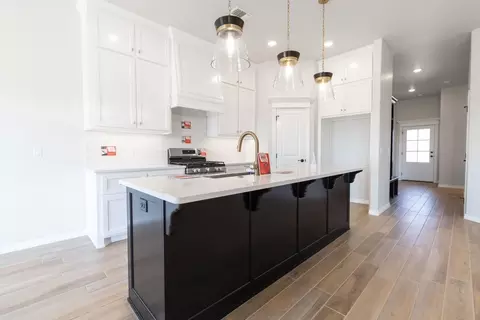 Kitchen - 2800 Heather Hvn, Moore, OK 73160 photo 11 of 18
