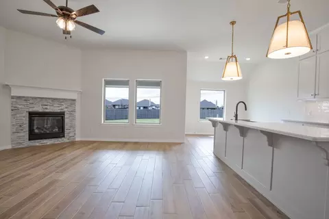 Living - 2800 Heather Hvn, Moore, OK 73160 photo 5 of 13