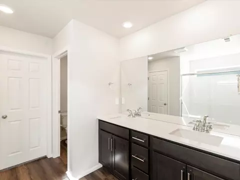 Bath - 2704 72nd Ave Ct, Greeley, CO 80634 photo 1 of 2