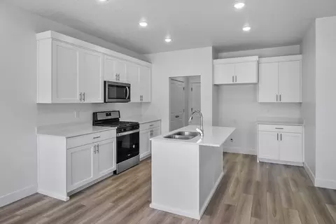 Kitchen - 607 W 550 N, Smithfield, UT 84335 photo 5 of 9
