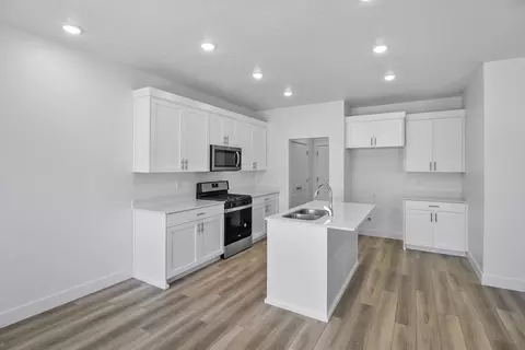 Kitchen - 607 W 550 N, Smithfield, UT 84335 photo 4 of 9