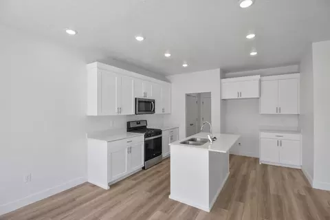 Kitchen - 607 W 550 N, Smithfield, UT 84335 photo 8 of 9