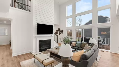 Living - 3301 Greycliff Trl, Franklin, OH 45005 photo 1 of 1