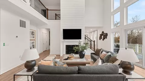 Living - 3301 Greycliff Trl, Franklin, OH 45005 photo 1 of 1