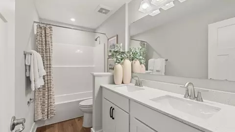 Bath - 3301 Greycliff Trl, Franklin, OH 45005 photo 2 of 2