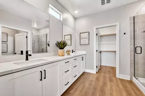 Bath - 1062 E Overlook Dr, Orange, CA 92867 photo 5 of 7