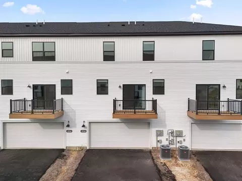 10368 Birchwood Cir, Chaska, MN 55318