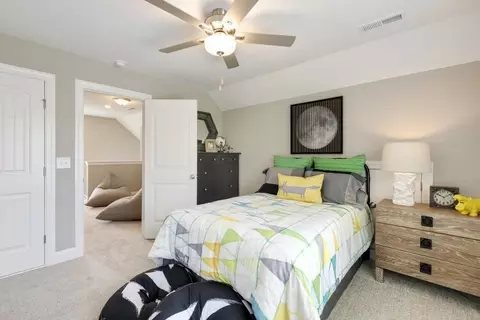 Bedroom - 57 Daniel Farm Dr, Benson, NC 27504 photo 6 of 10