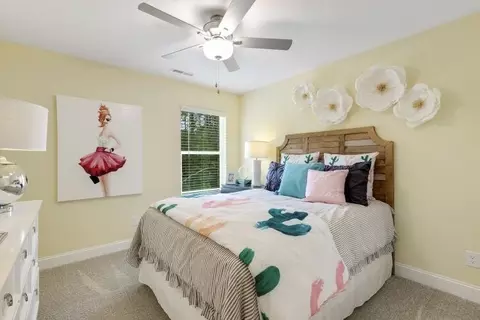 Bedroom - 57 Daniel Farm Dr, Benson, NC 27504 photo 3 of 10