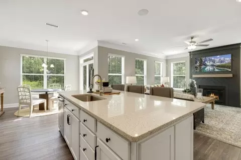 Kitchen - 57 Daniel Farm Dr, Benson, NC 27504 photo 2 of 11