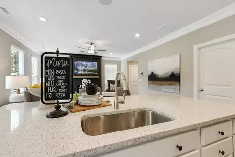 Kitchen - 57 Daniel Farm Dr, Benson, NC 27504 photo 6 of 11