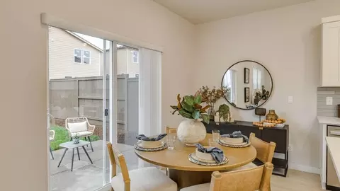 Dining - 3673 SW Battaglia Ave, Gresham, OR 97080 photo 2 of 3
