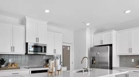 Kitchen - 36658 Altisima Dr, Winchester, CA 92596 photo 4 of 4