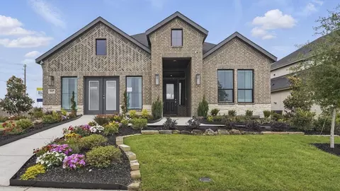 907 Waggoner Dr, Royse City, TX 75189