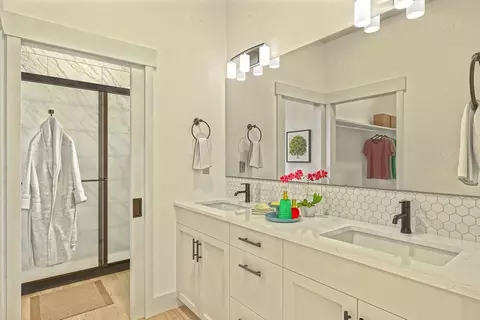 Bath - 1318 E Luna St, Newberg, OR 97132 photo 1 of 1