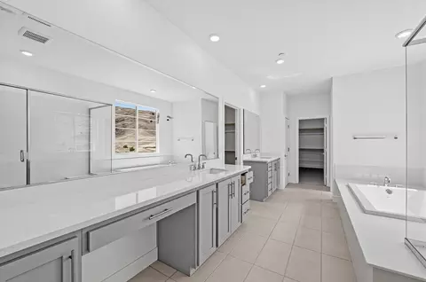 Bath - 3315 Layla Way, Tracy, CA 95377 photo 3 of 4