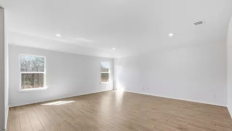 Living - 107 Aston Way, Terrell, TX 75160 photo 1 of 2