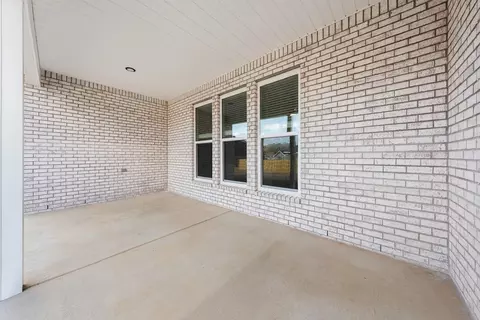 Exterior - 2903 Houston Place Dr, Crestview, FL 32539 photo 3 of 3