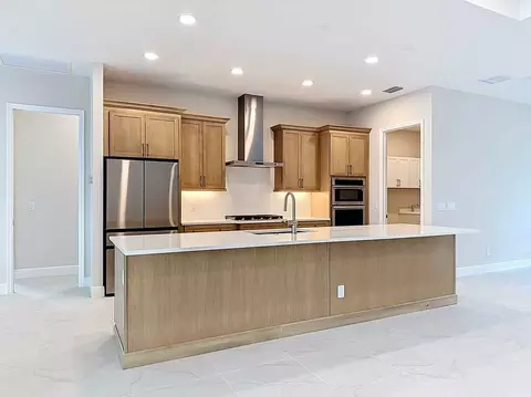 Kitchen - 12418 Stonegate Trl, Parrish, FL 34219 photo 4 of 17
