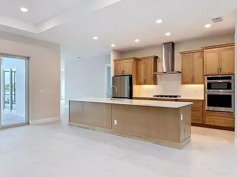 Kitchen - 12418 Stonegate Trl, Parrish, FL 34219 photo 2 of 17