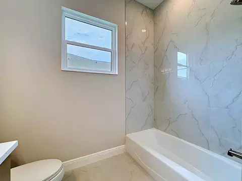 Bath - 12418 Stonegate Trl, Parrish, FL 34219 photo 6 of 17