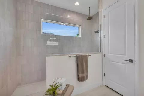Bath - 12418 Stonegate Trl, Parrish, FL 34219 photo 5 of 17