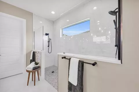 Bath - 12418 Stonegate Trl, Parrish, FL 34219 photo 8 of 17