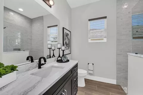 Bath - 12418 Stonegate Trl, Parrish, FL 34219 photo 16 of 17