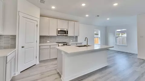Kitchen - 201 Verdin Ave, Kyle, TX 78640 photo 4 of 5