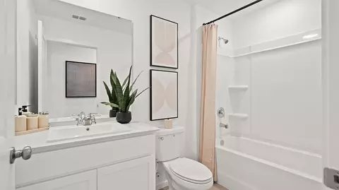 Bath - 6109 Swamp Bay Dr, Edgewater, FL 32141 photo 2 of 2