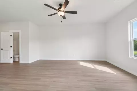 Living - 104 Sundew Rd, Elgin, SC 29045 photo 3 of 4