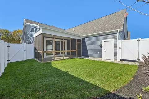 Exterior - 4527 Corsican Loop E, Hilliard, OH 43026 photo 13 of 19