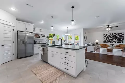 Kitchen - 101 W Seminole St, Strafford, MO 65757 photo 11 of 15