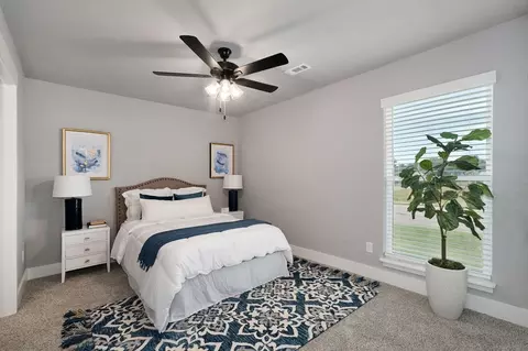 Bedroom - 101 W Seminole St, Strafford, MO 65757 photo 4 of 6