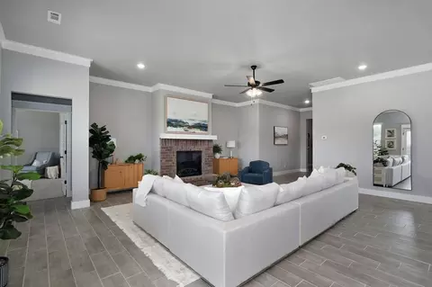 Living - 101 W Seminole St, Strafford, MO 65757 photo 2 of 7