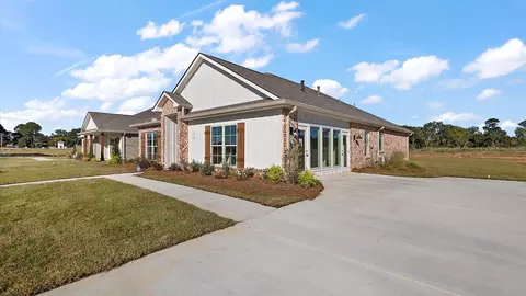 Exterior - 118 Woodgate Blvd, Canton, MS 39046 photo 2 of 11