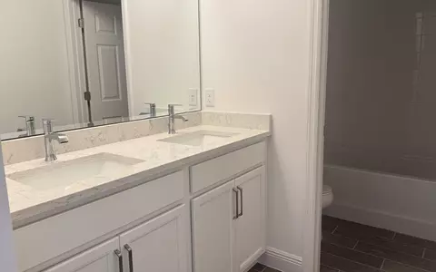 Bath - 14724 Trapani Loop, Clermont, FL 34714 photo 1 of 3