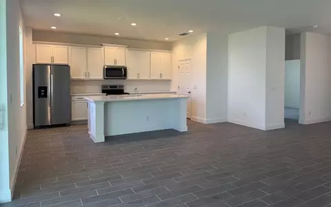 Kitchen - 14724 Trapani Loop, Clermont, FL 34714 photo 1 of 3