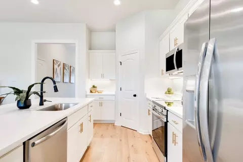 Kitchen - 102 Harveston Way, Scott, LA 70583 photo 2 of 3