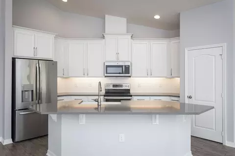 Kitchen - 5272 High Line Dr, Saint Cloud, FL 34771 photo 2 of 6