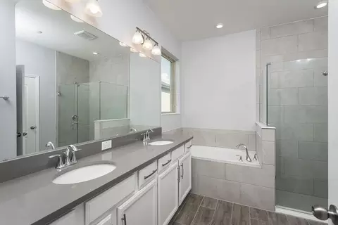 Bath - 5272 High Line Dr, Saint Cloud, FL 34771 photo 1 of 2