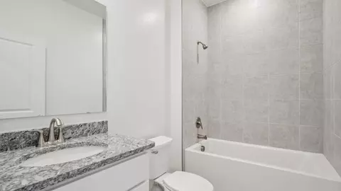 Bath - 843 Roseland Rd, Sebastian, FL 32958 photo 2 of 3